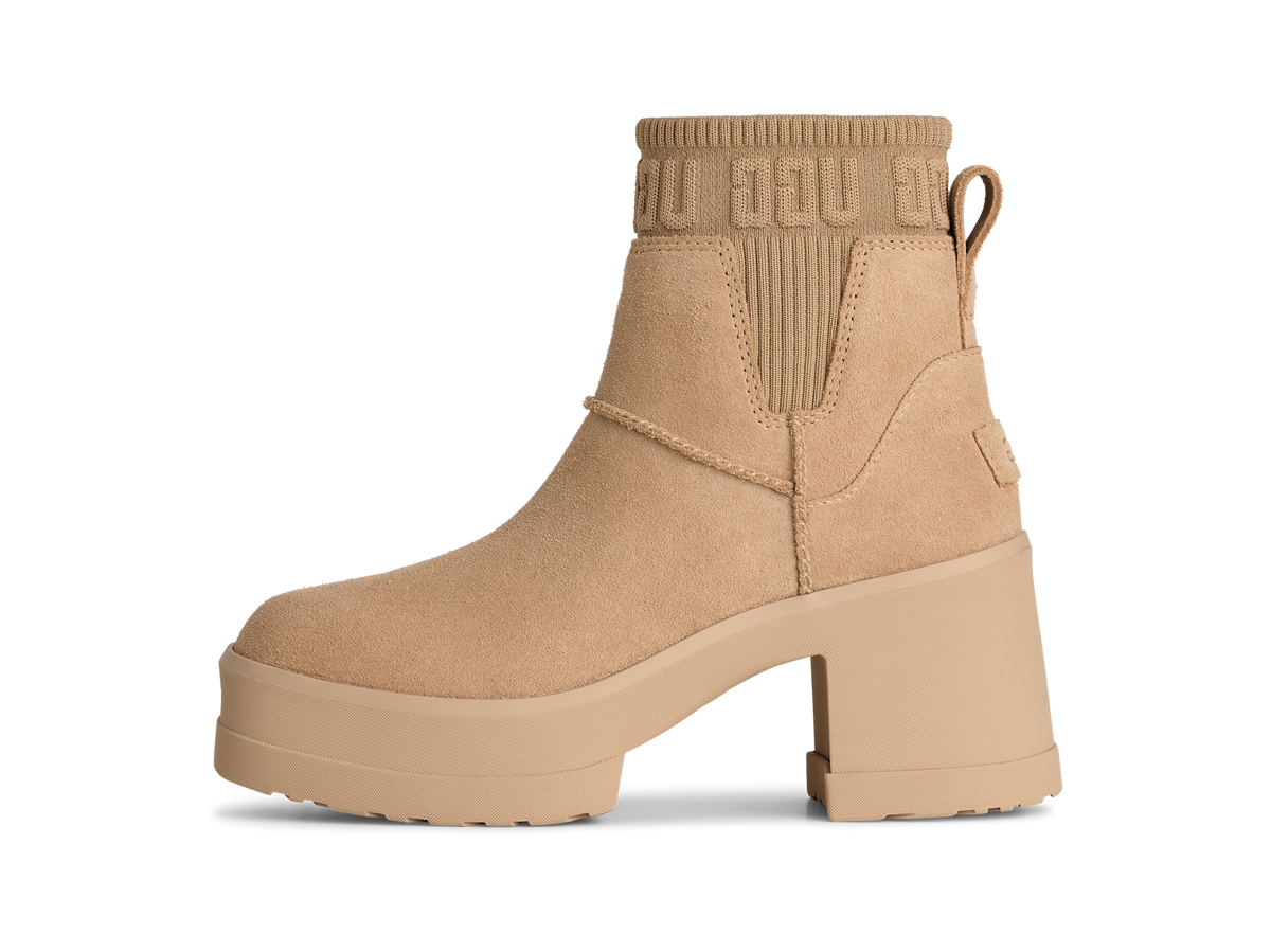 UGG Moxy Chelsea Boot Sand (Women's)