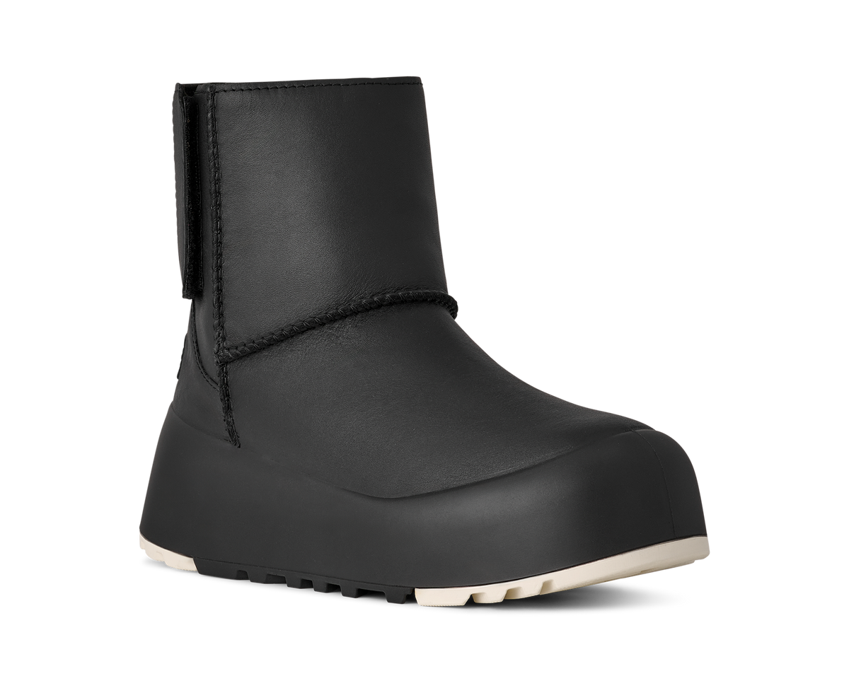 UGG Classic StreetScape Leather Boot Black Jasmine (Women's)