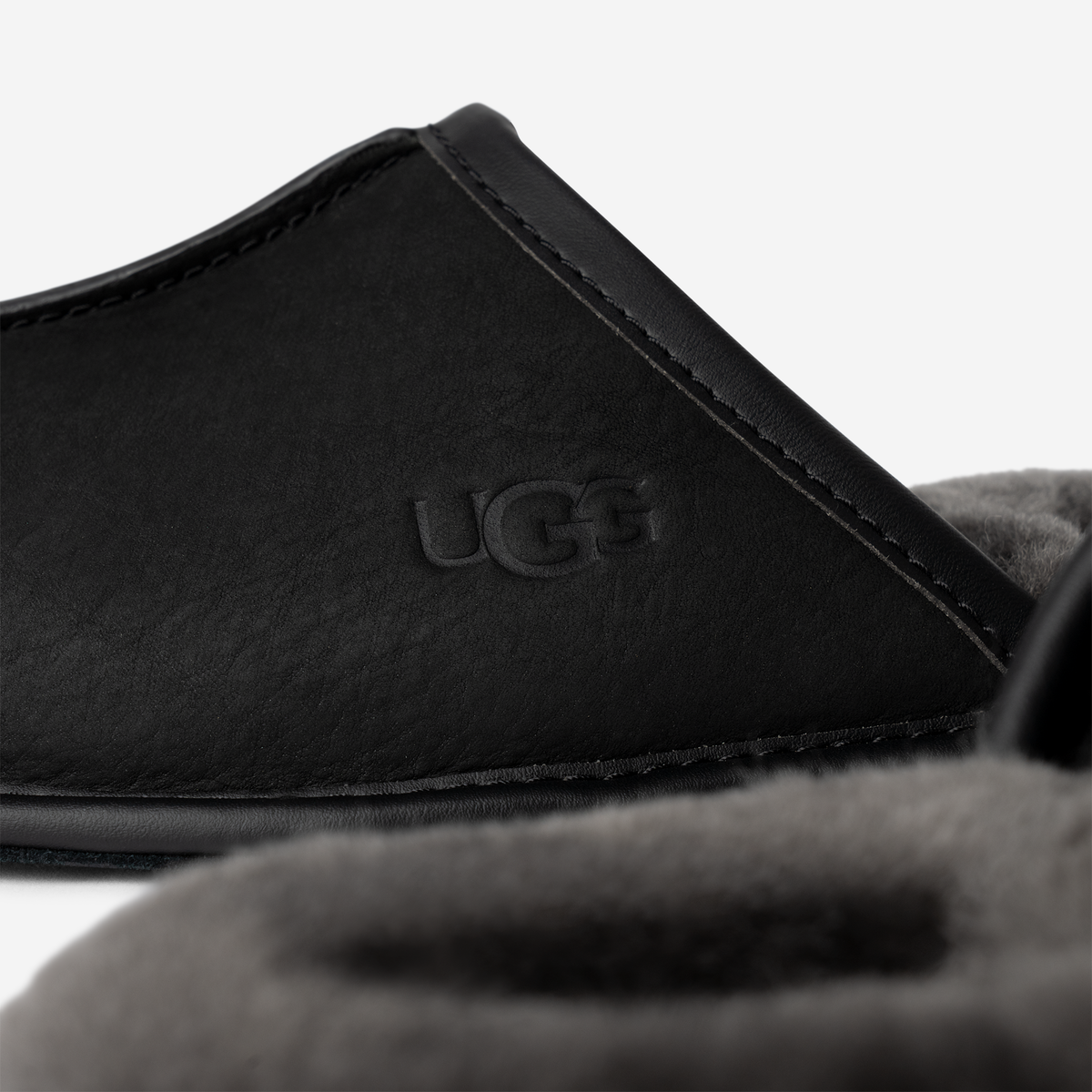 UGG Scuff Leather Slipper Black | 1108192-BLK