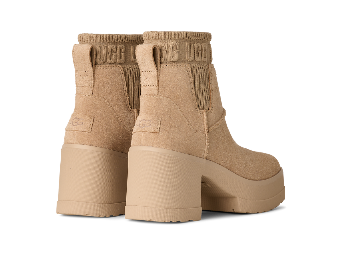 UGG Moxy Chelsea Boot Sand (Women's)