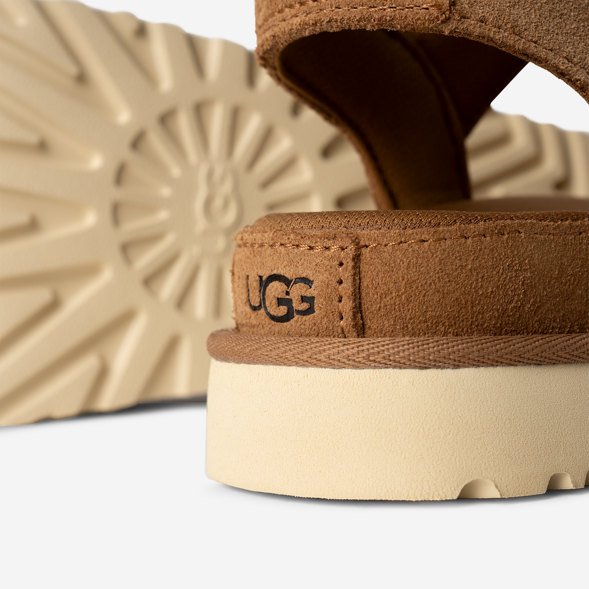 UGG Goldenstar Platform Sandal Chestnut (Women's) | 1136783-CHE