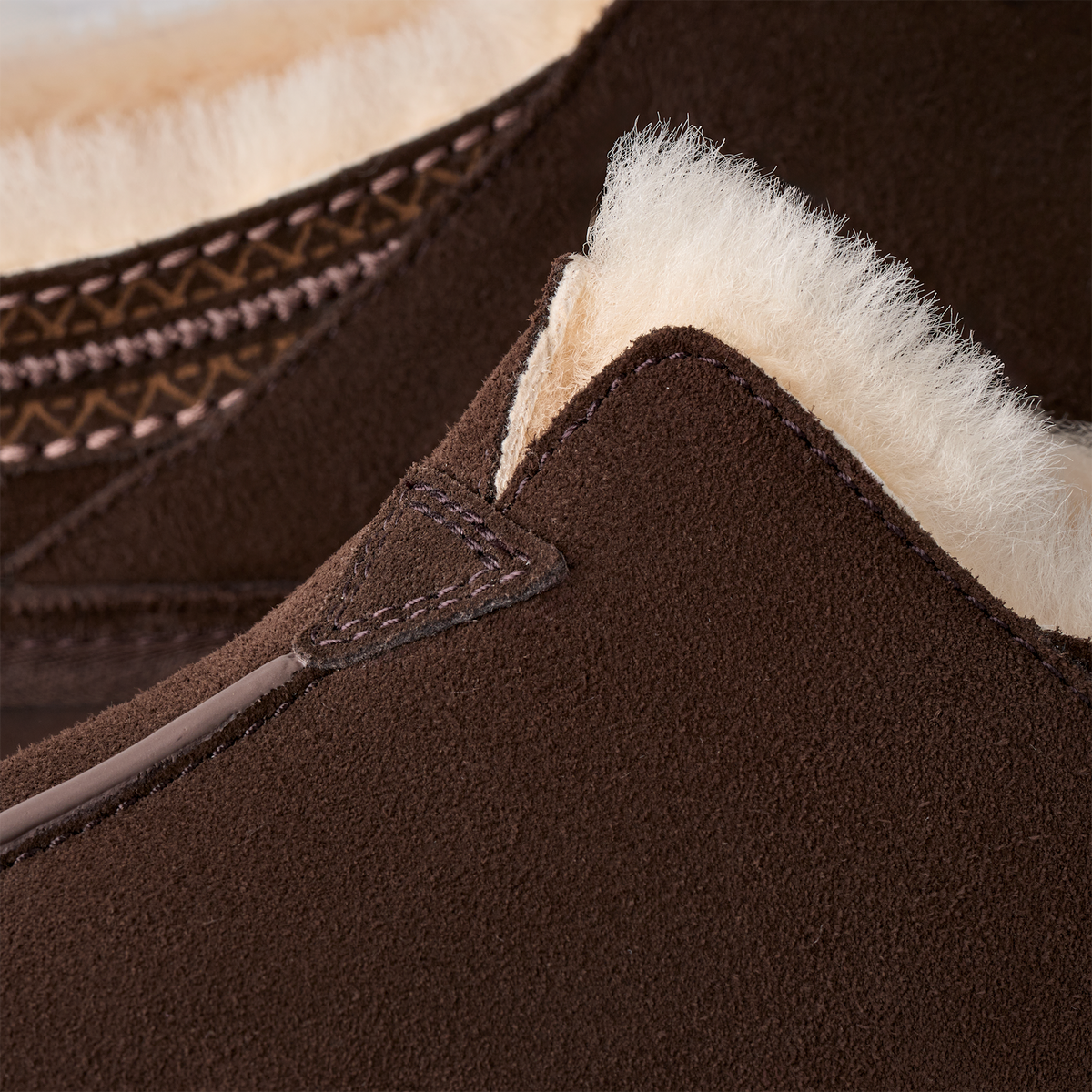 UGG Neuman Slipper Dusted Cocoa Natural