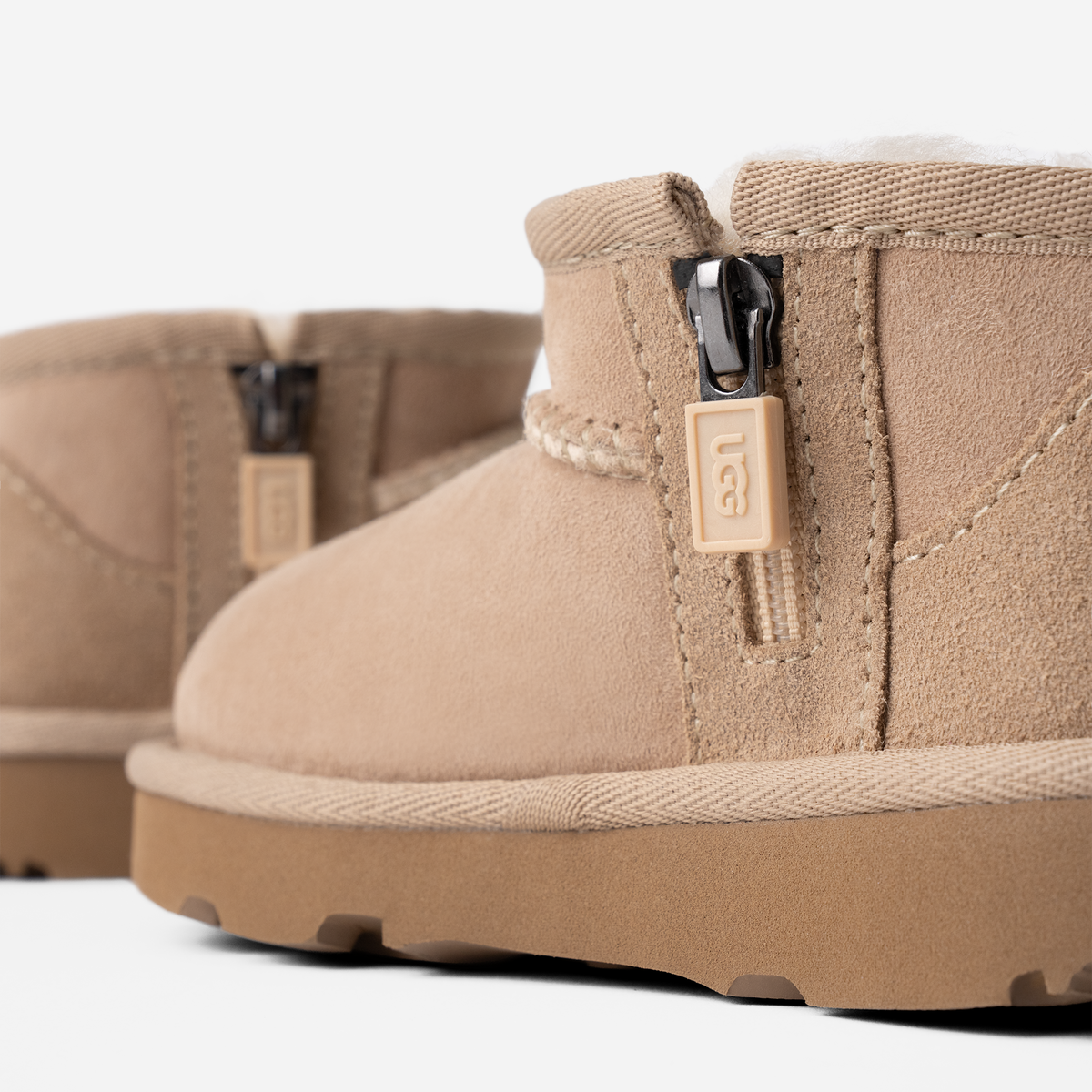 UGG Classic Ultra Mini Boot Sand (Toddler) | 1130750T-SAN