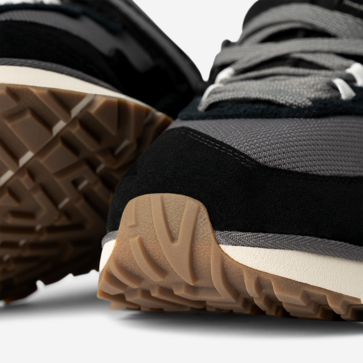 UGG RetroFi Low Black | 1167070-BLK