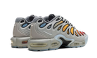 nike-air-max-plus-drift-light-smoke-grey