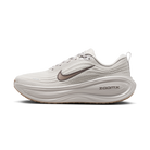 Nike Vomero Plus College Grey Light Iron Ore Gum