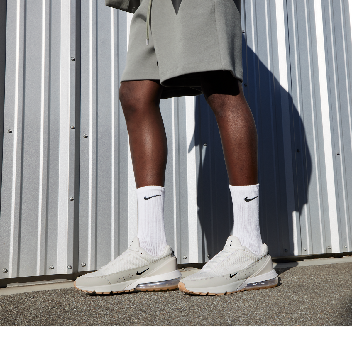 Nike Air Max Pulse SE Summit White Phantom