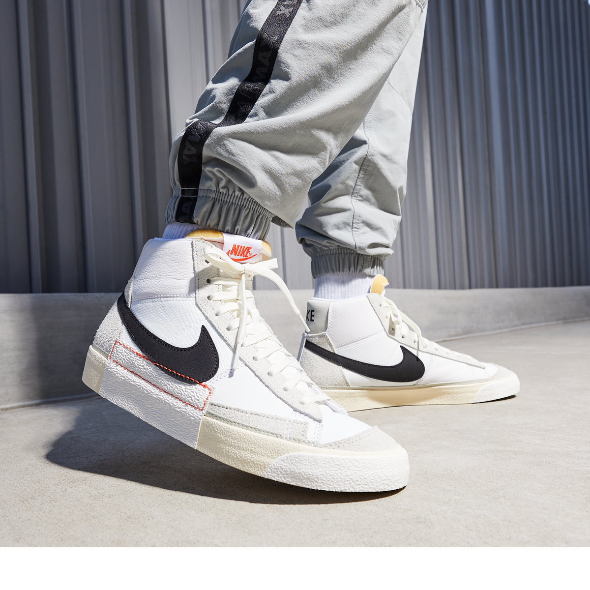 Nike Blazer Mid 77 Pro Club White Black Light Bone Summit White | DQ7673-100