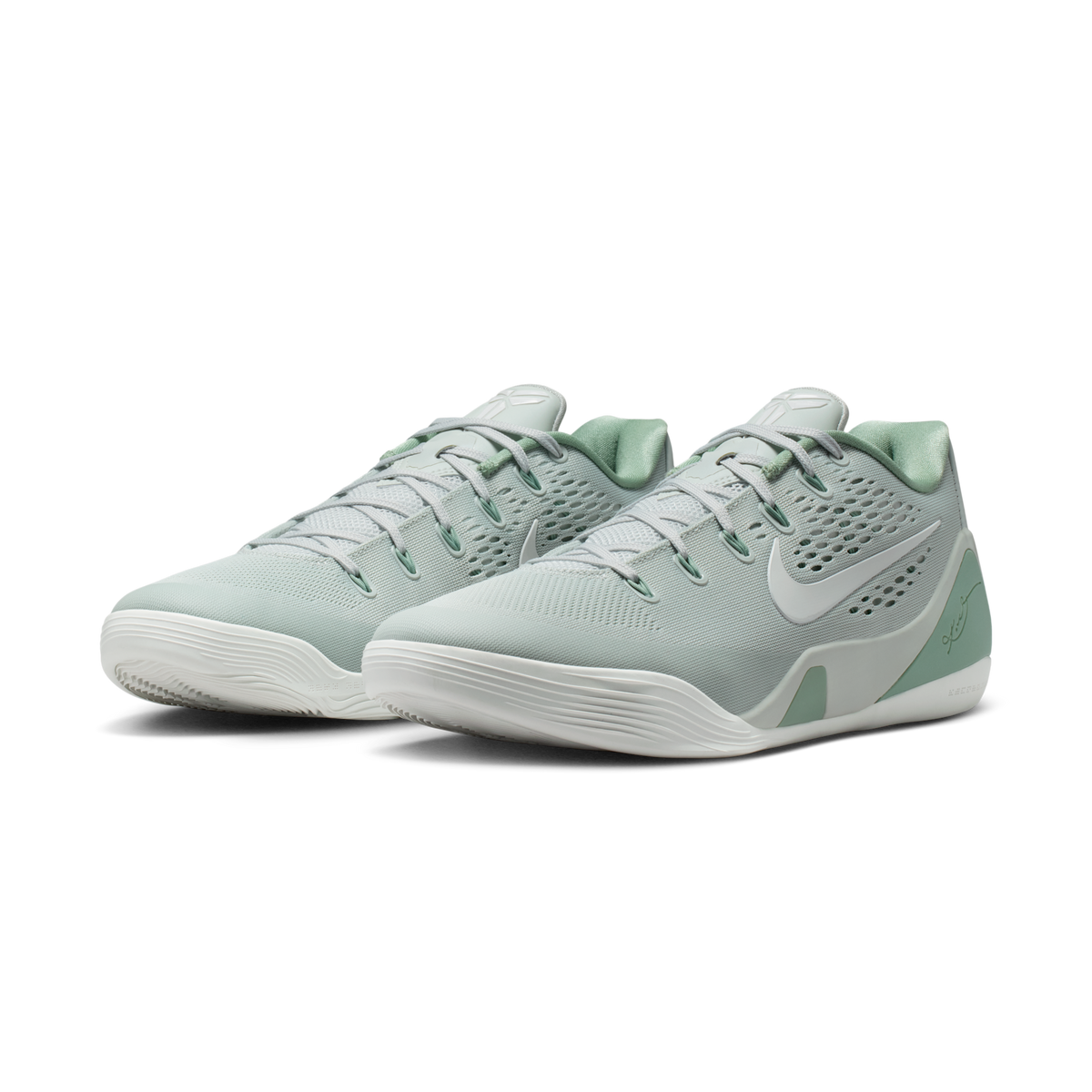 Nike Kobe 9 EM Low Protro Light Silver Steam