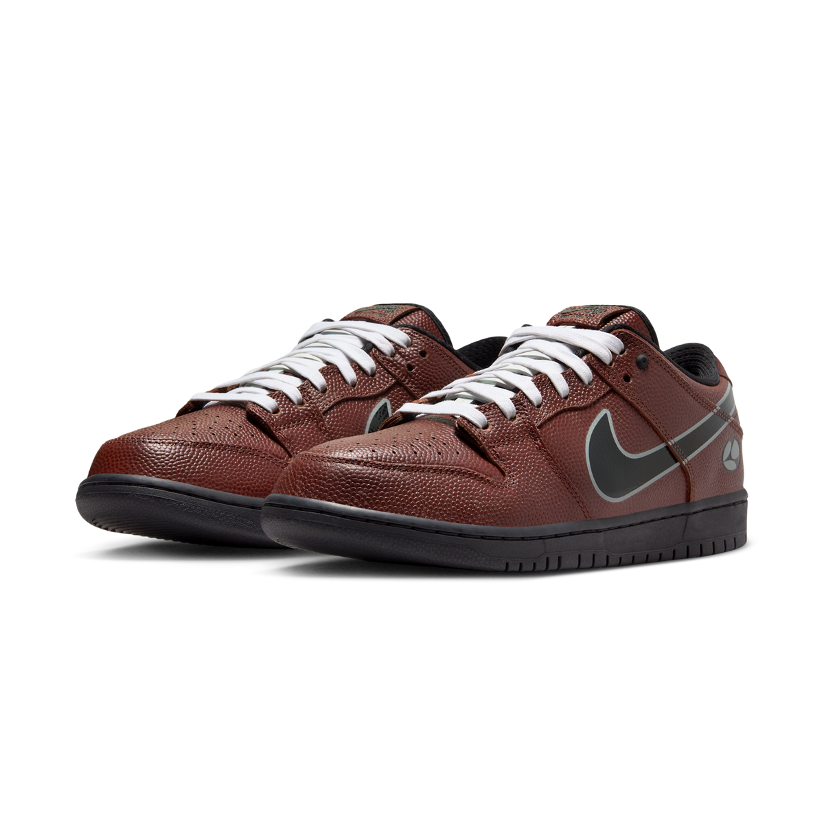 Nike SB Dunk Low Limosine Skateboards