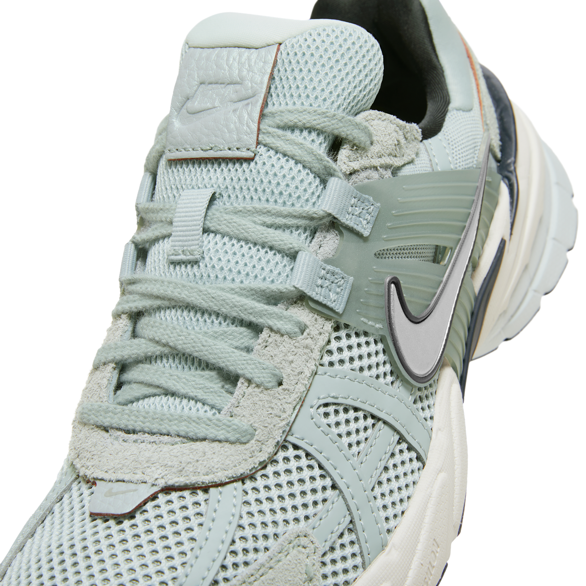 Nike V2K Run Light Pumic Black Chrome (Women's)