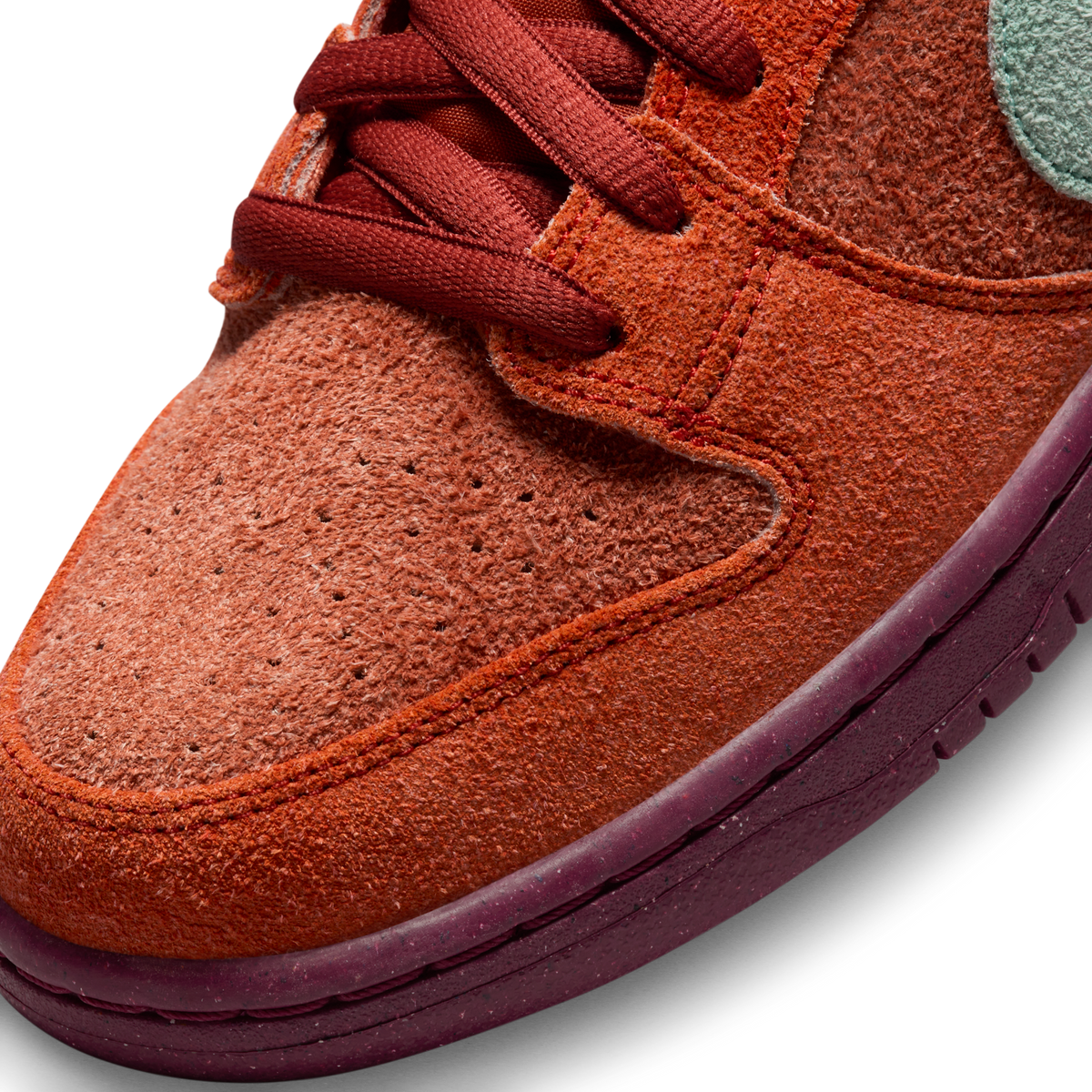 Nike SB Dunk Low Mystic Red Rosewood