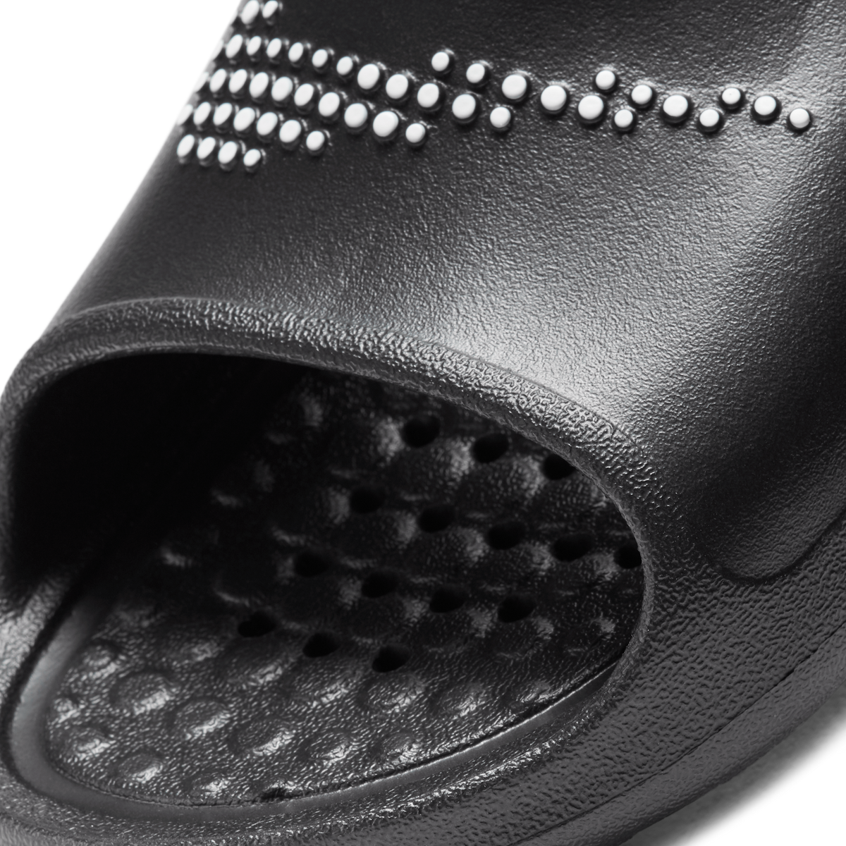 Nike Victori One Black White Black