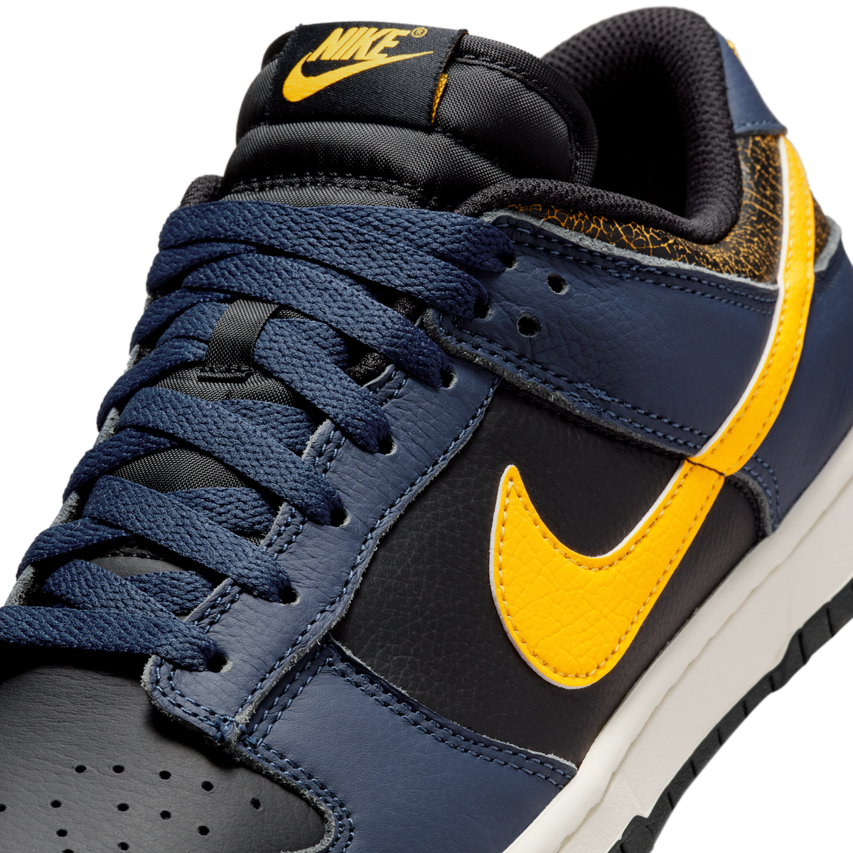 Nike Dunk Low Vintage Michigan | FZ4014-010