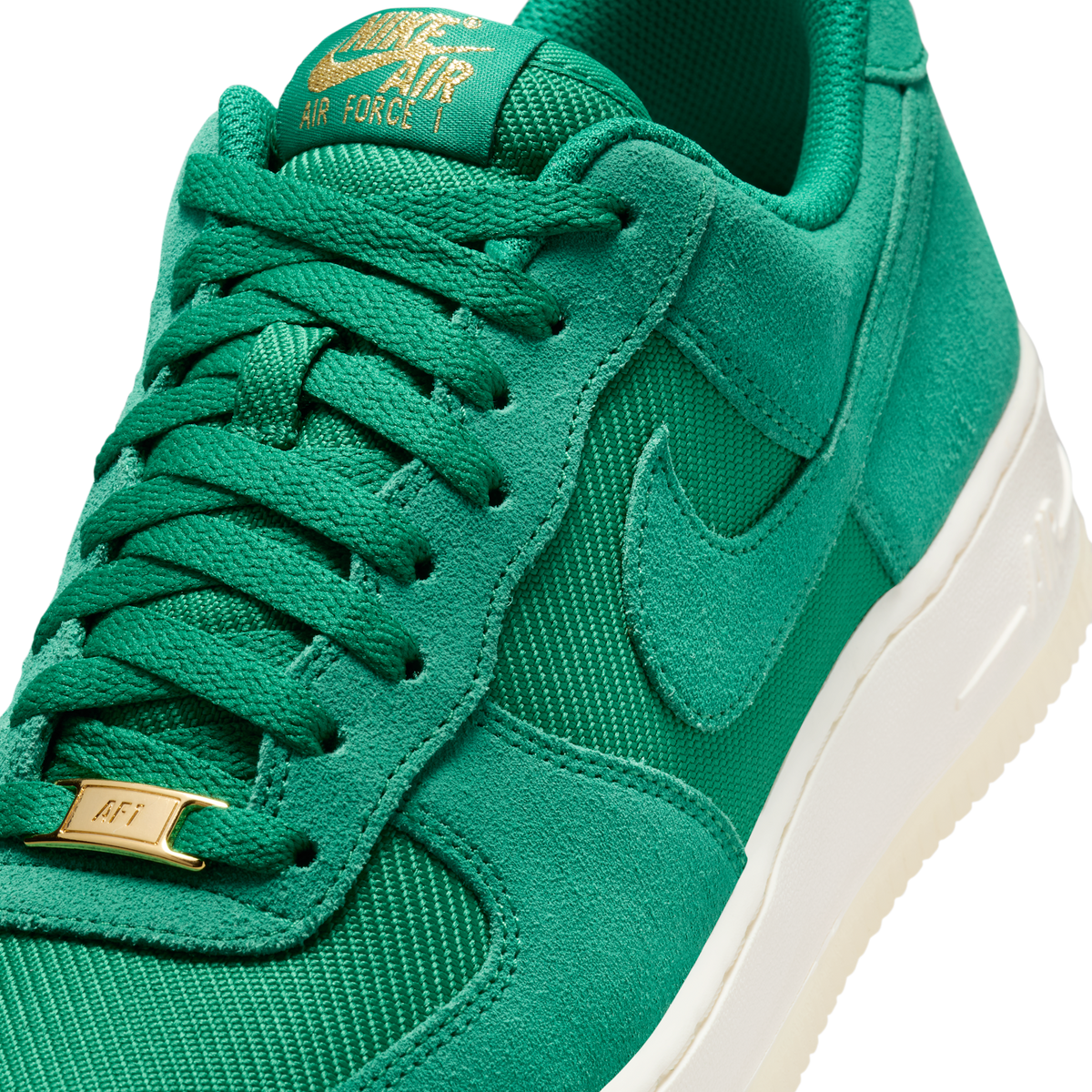 Nike Air Force 1 Low '07 LV8 Malachite Pale Ivory Metallic Gold