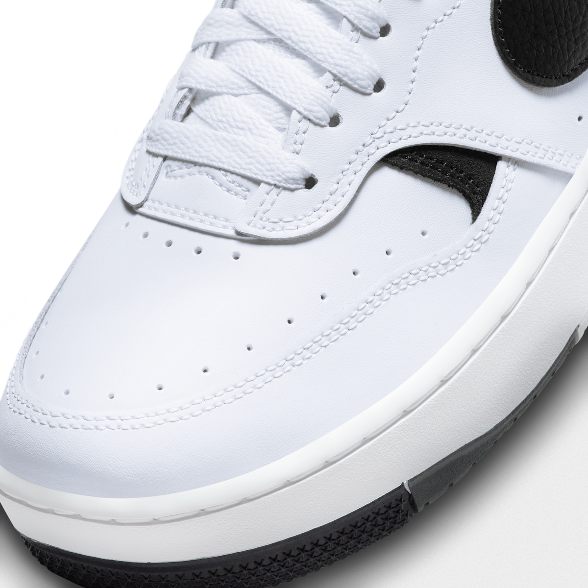 Nike Gamma Force White Black (Women's)