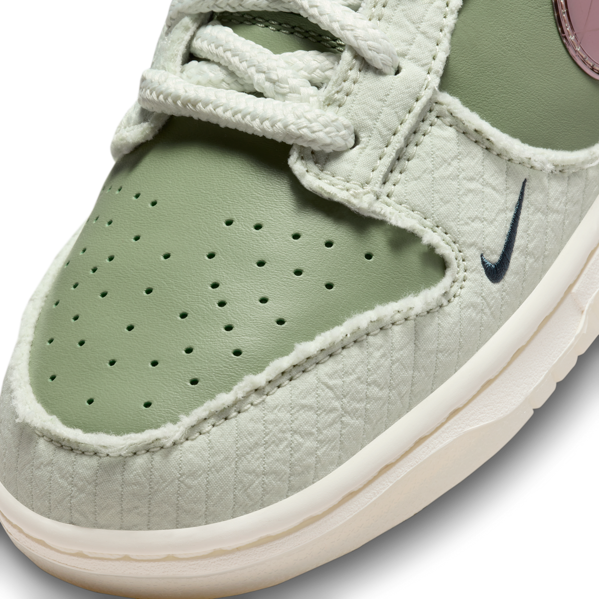 Nike Dunk Low Retro PRM Kyler Murray Be 1 of One | FQ0269-001