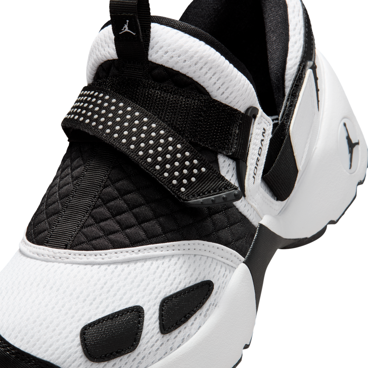 Jordan Trunner LX White Black (Women's)