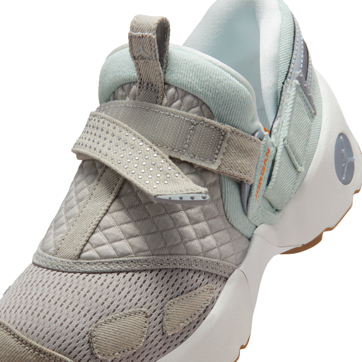 Jordan Trunner LX Corduroy White Bright Ceramic Gum (Women's)