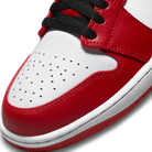 Jordan 1 Low Bulls