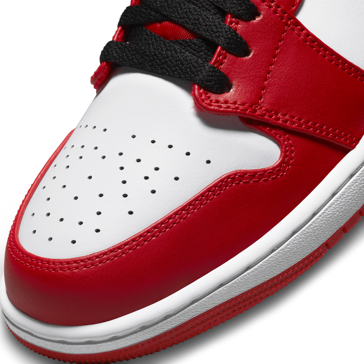 Jordan 1 Low Bulls