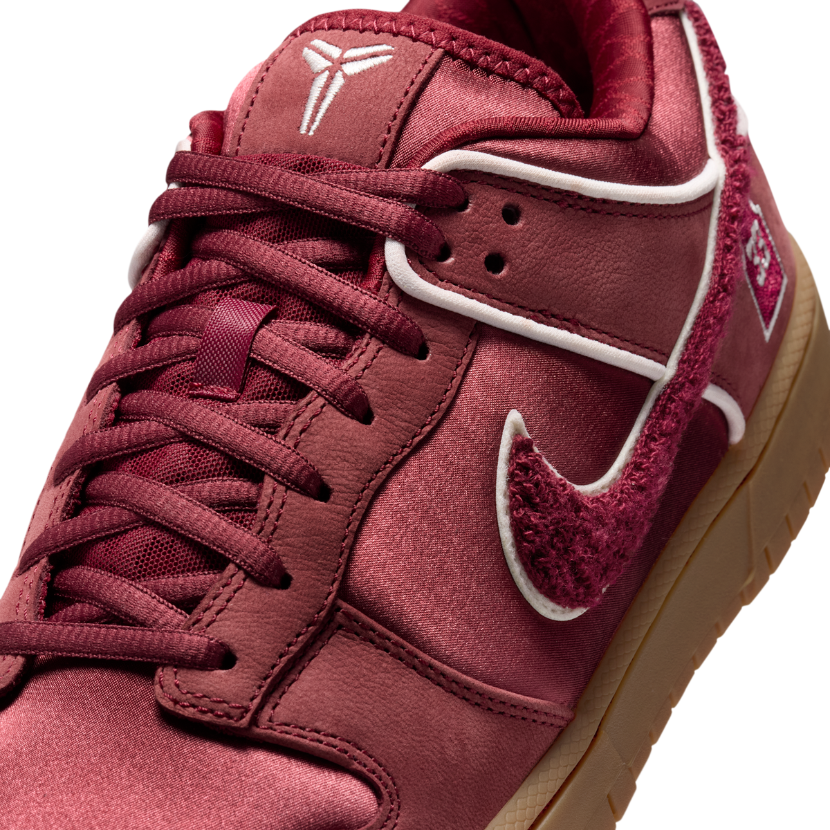 Nike Dunk Low Protro Kobe Bryant Lower Merion Away