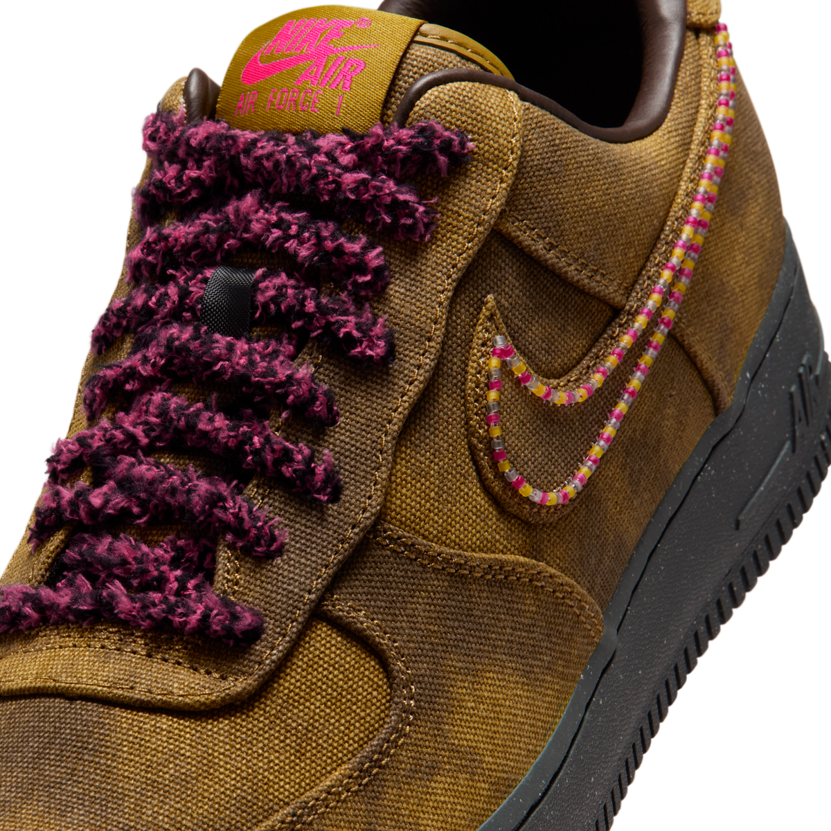 Nike Air Force 1 Low '07 QS Boucle Desert Moss Fierce Pink