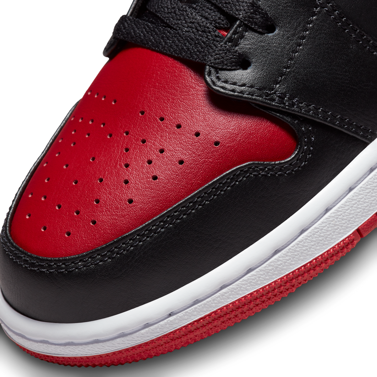 Jordan 1 Low Alternate Bred Toe