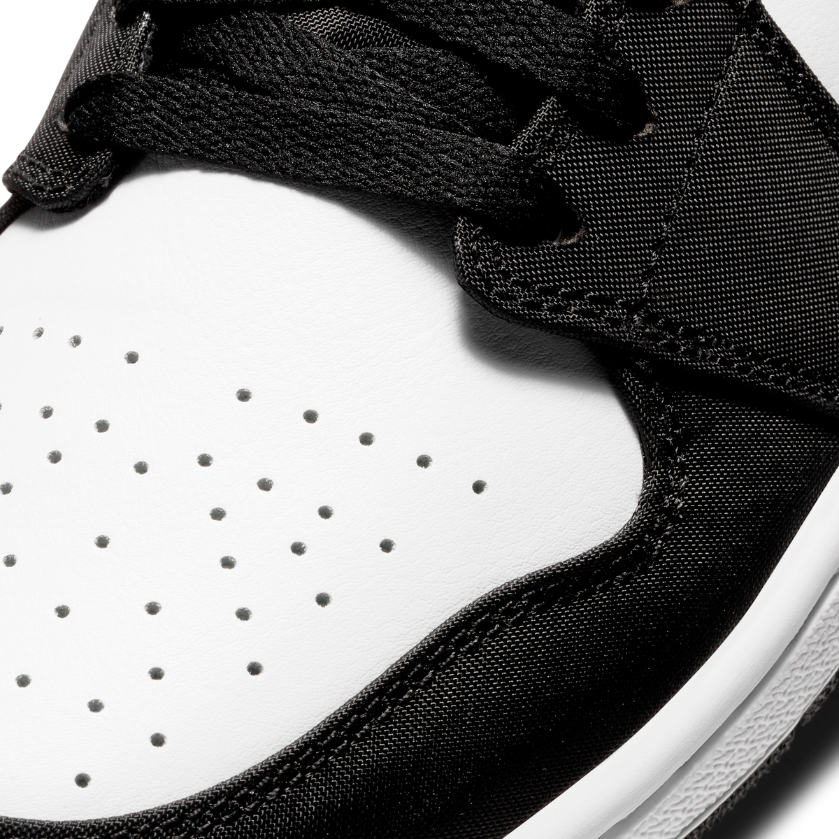 Jordan 1 Mid SE Red Black Toe