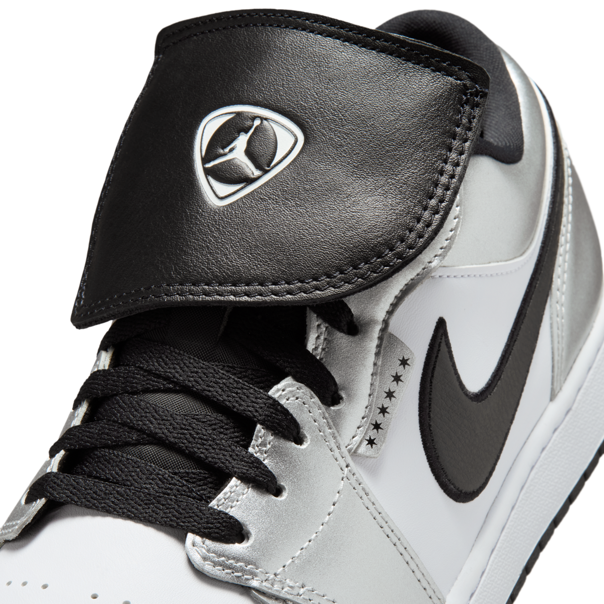 Jordan 1 Low SE Metallic Silver Tiempo