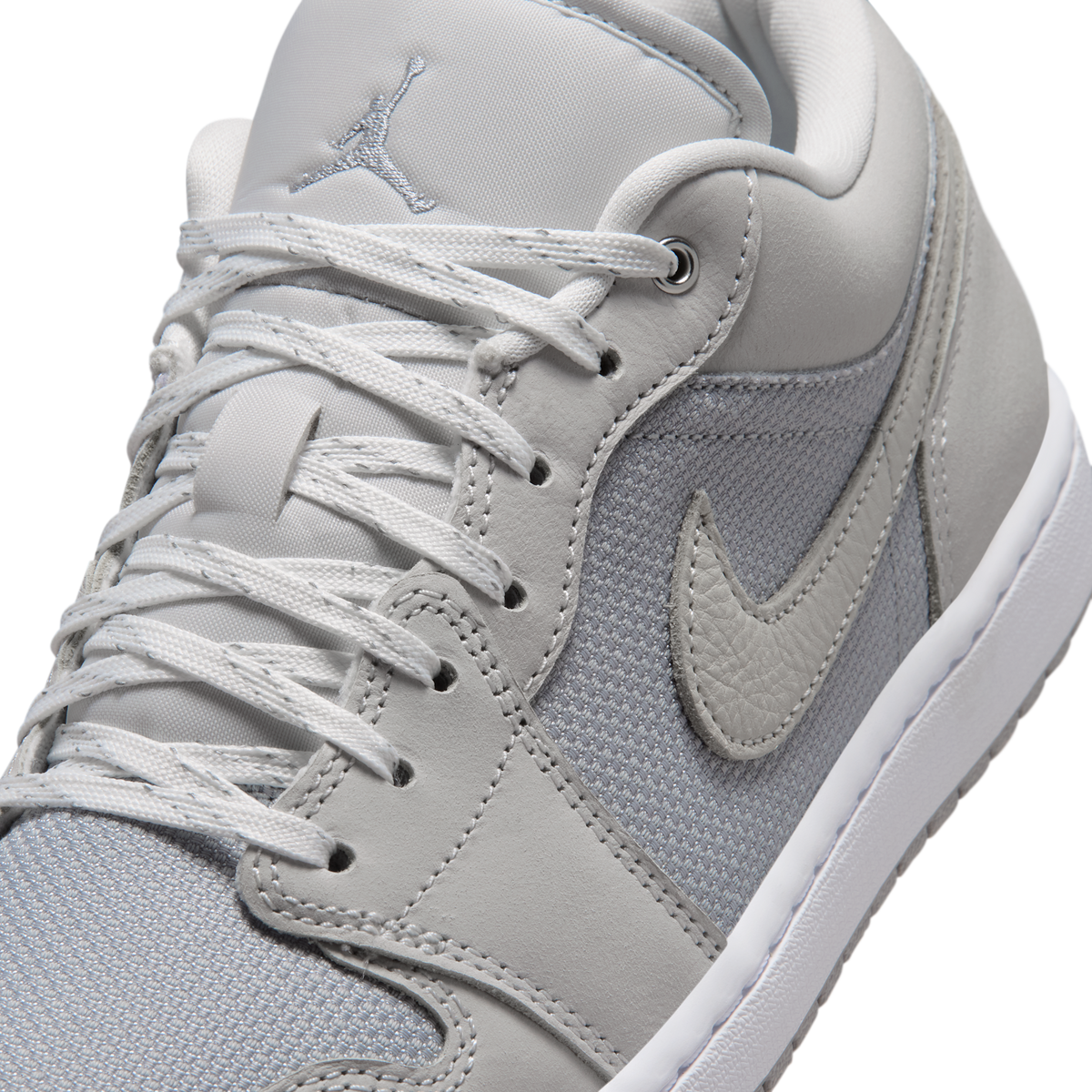 Jordan 1 Low SE Soft Pearl Light Smoke Grey