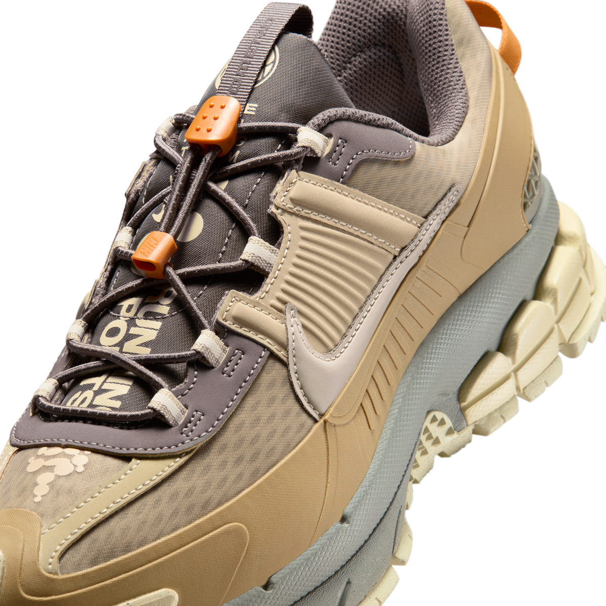 Nike Zoom Vomero 5 Roam Running Poets