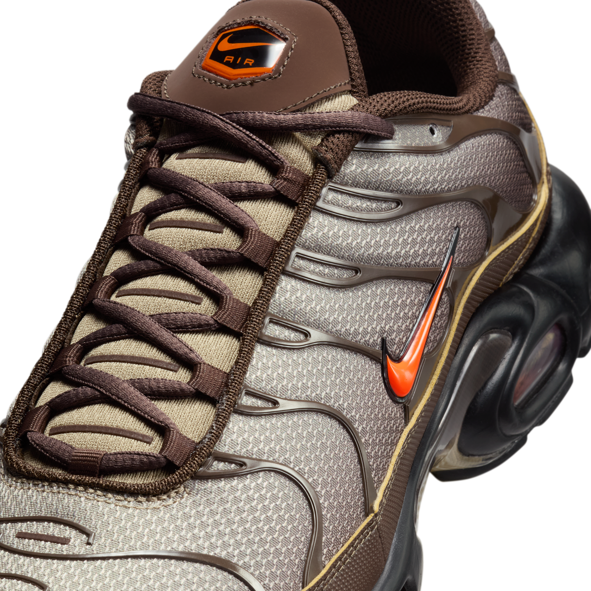 Nike Air Max Plus Baroque Brown Safety Orange | DM0032-200