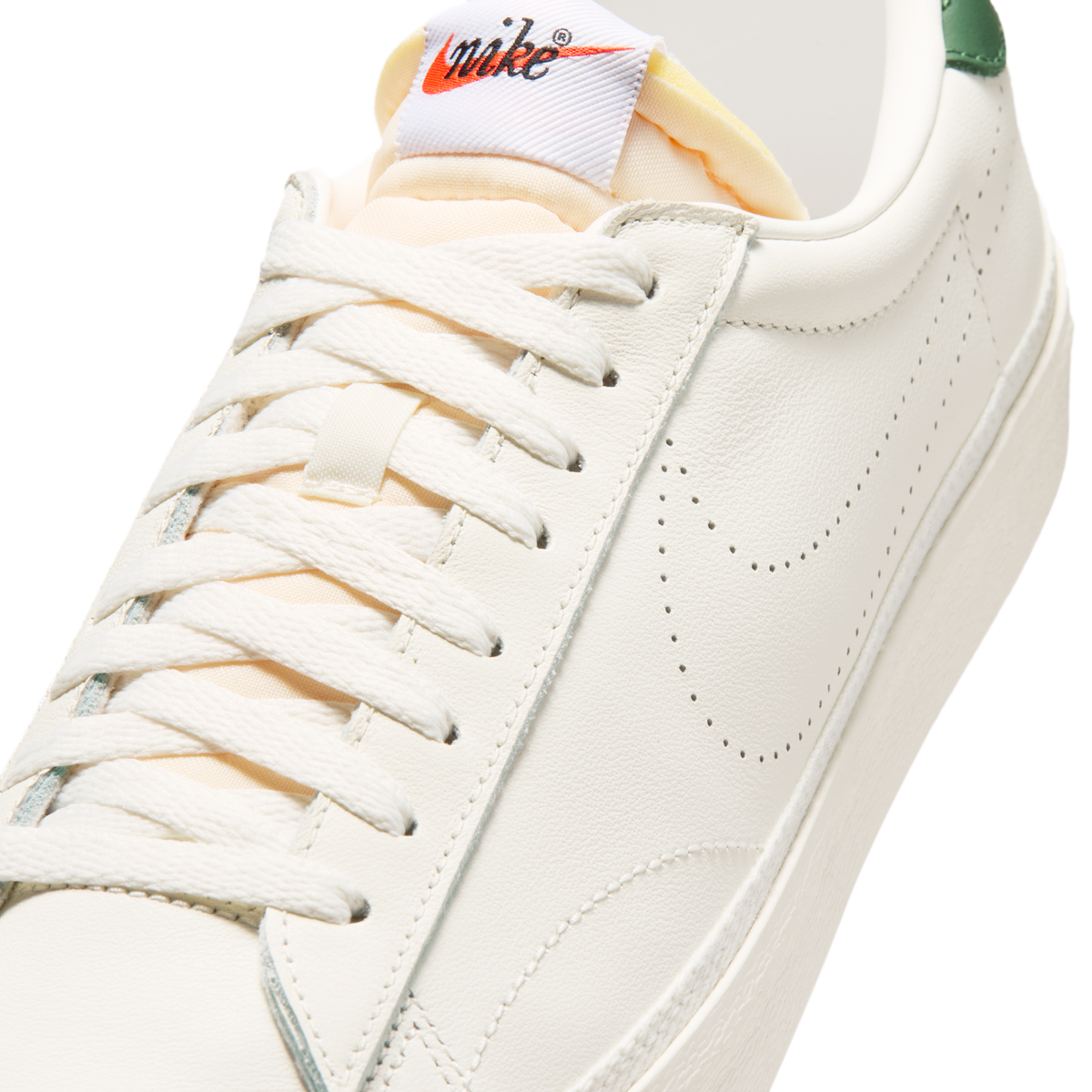 Nike Tennis Classic Sail Fir Team Orange