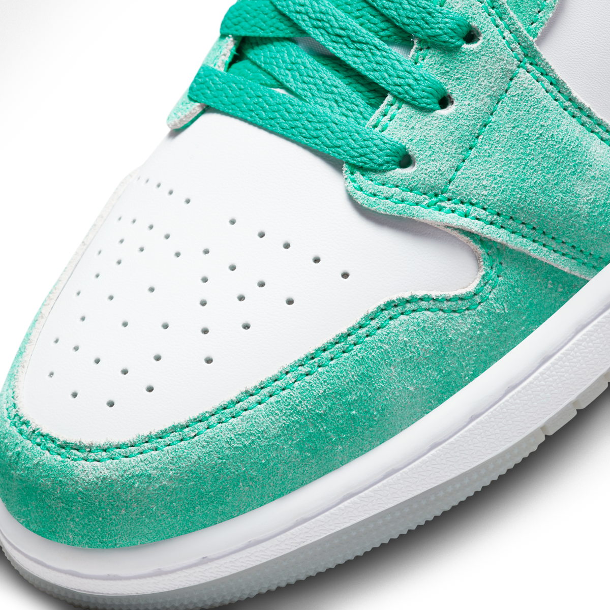 Jordan 1 Low SE New Emerald