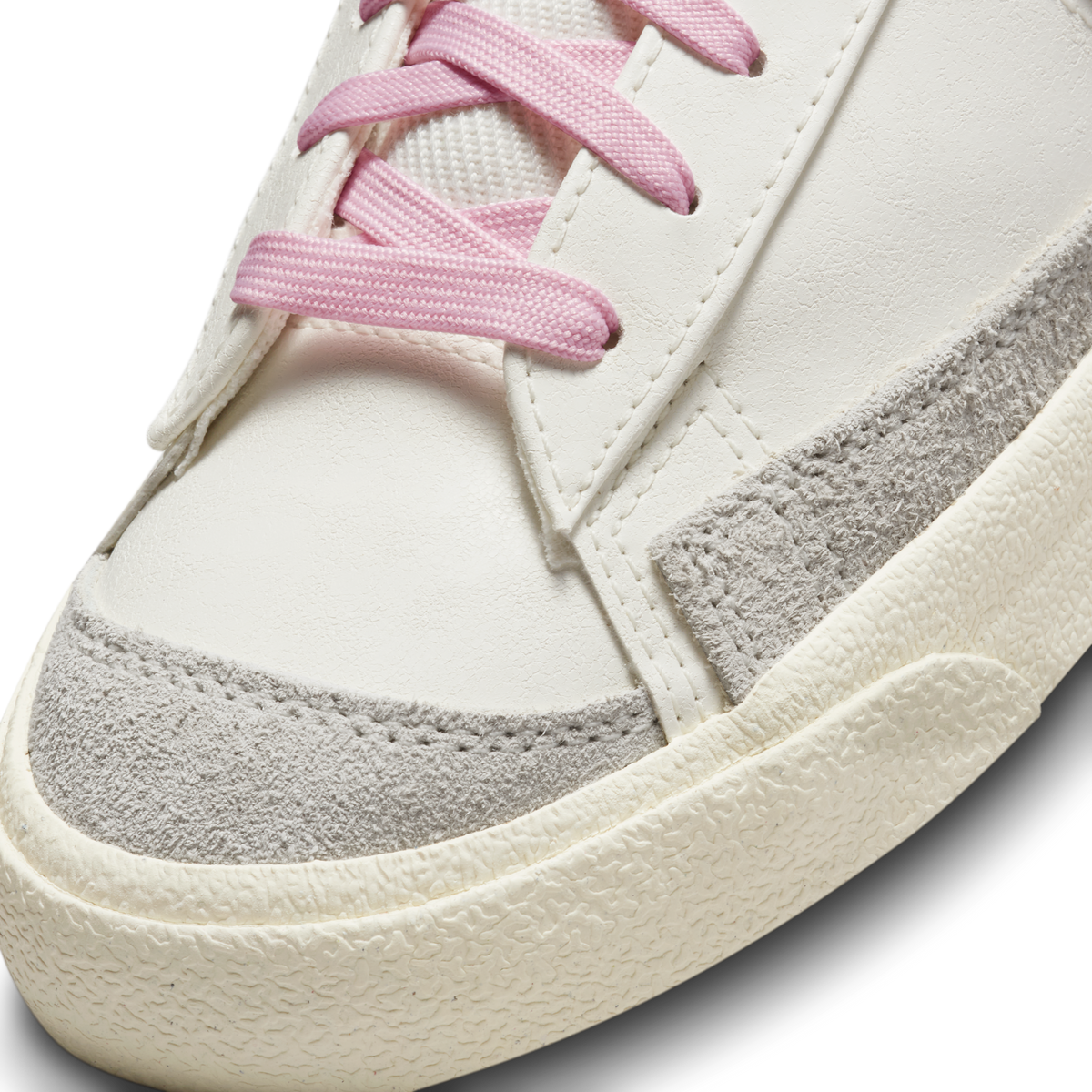 Nike Blazer Mid 77 Premium Certified Fresh | DO9787-100