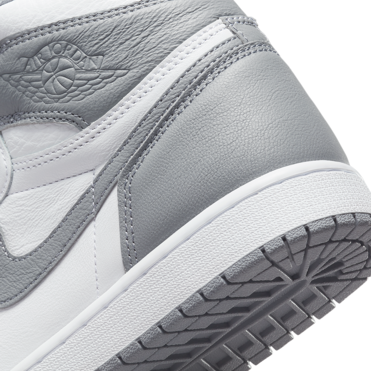 Jordan 1 Retro High OG Stealth