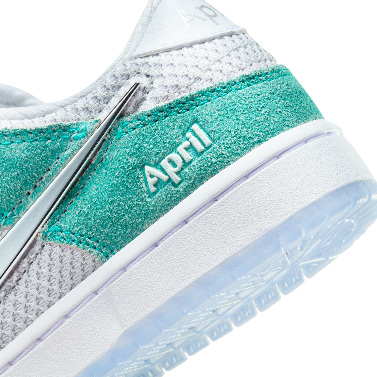 Nike SB Dunk Low April Skateboards (PS)