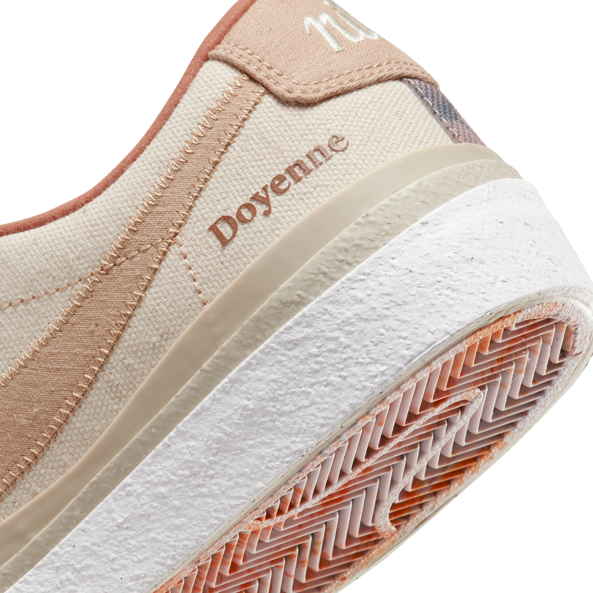 Nike SB Blazer Low Doyenne Skateboards | DZ3406-100