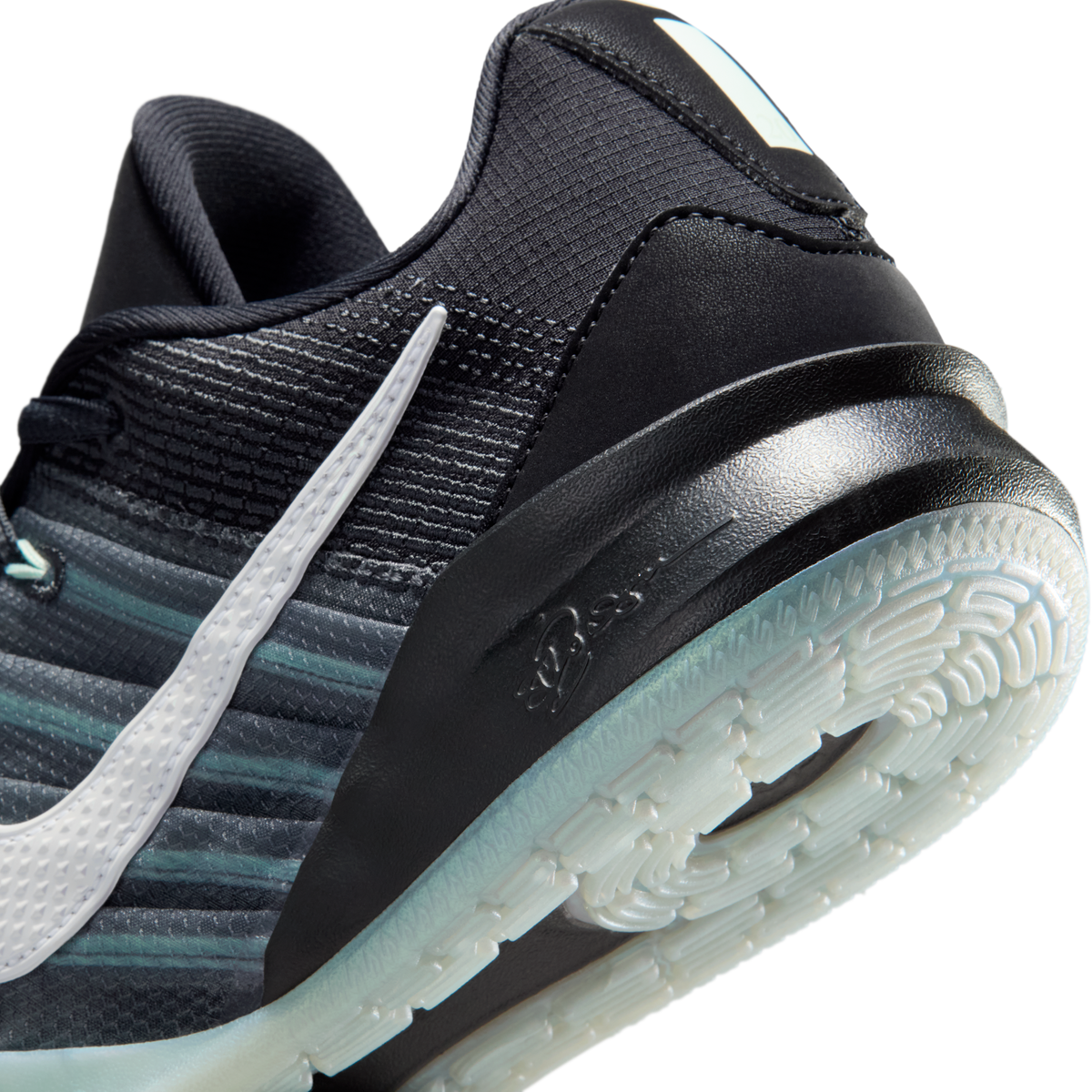 Nike Sabrina 3 Morale (Women's)