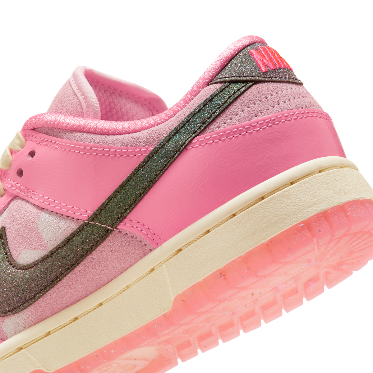 Nike Dunk Low LX Barbie (Women's) | FN8927-621