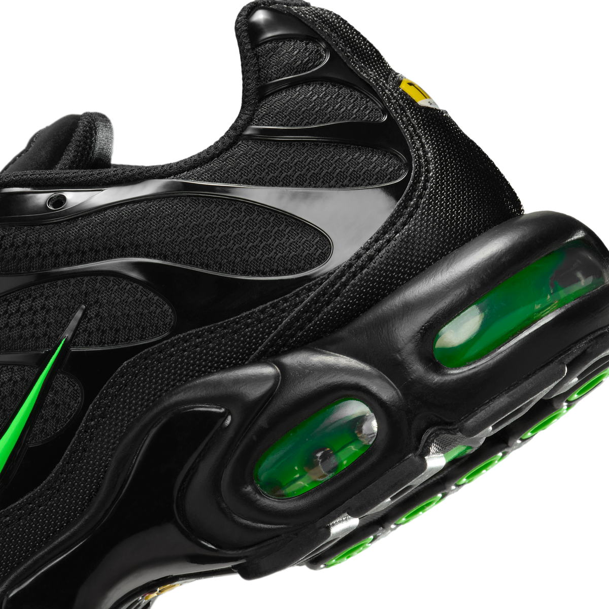 Nike Air Max Plus Black Green Strike | DM0032-024