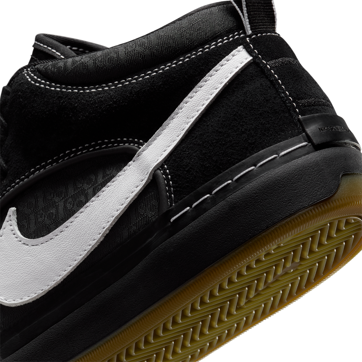 Nike SB React Leo Black Gum