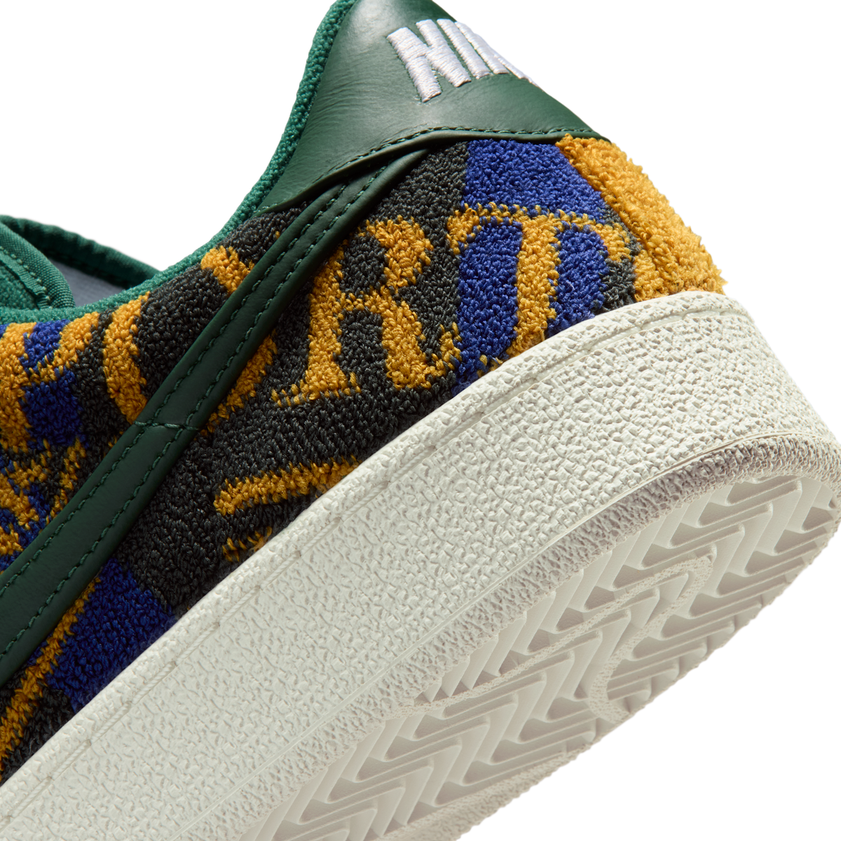 Nike Tennis Classic Premium Fir White Sail | IR1114-300