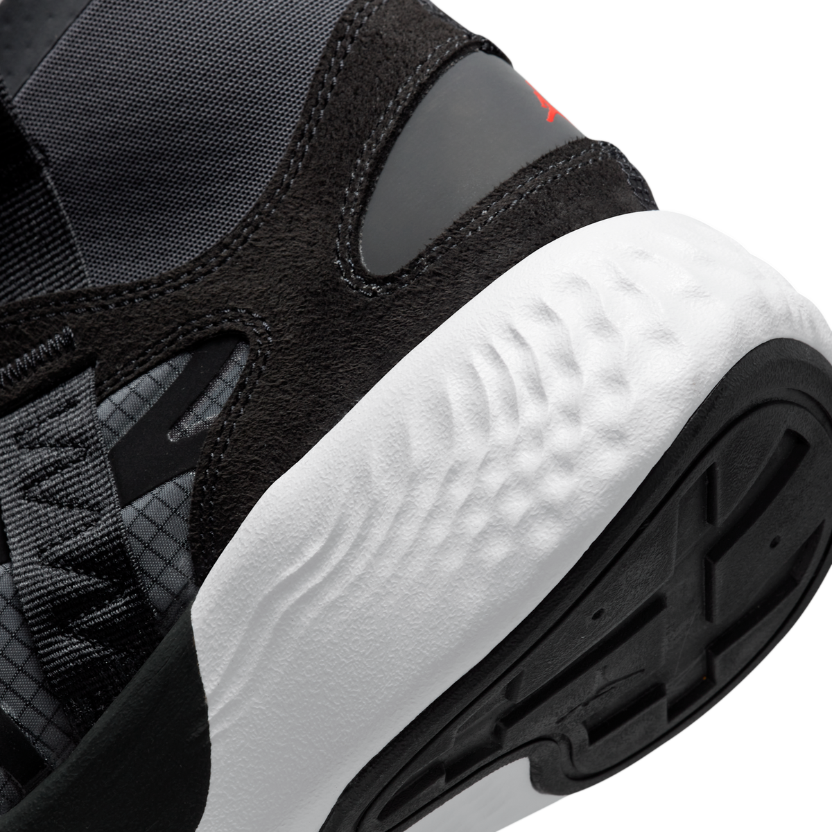 Jordan Delta 3 Mid Black Chile Red