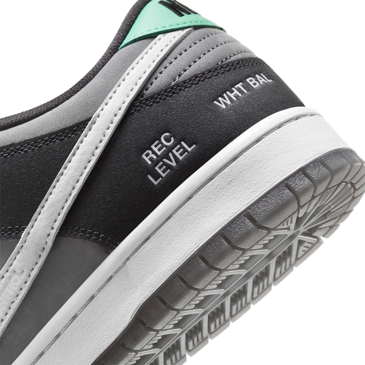 Nike SB Dunk Low VX1000