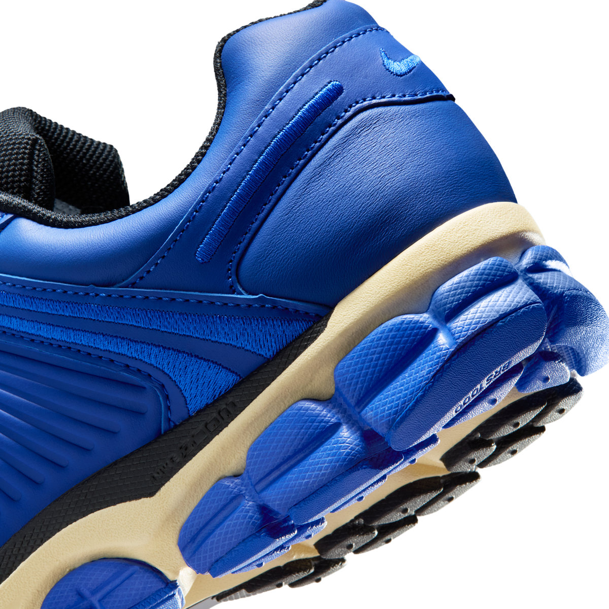 Nike Zoom Vomero 5 Swooshless Hyper Royal