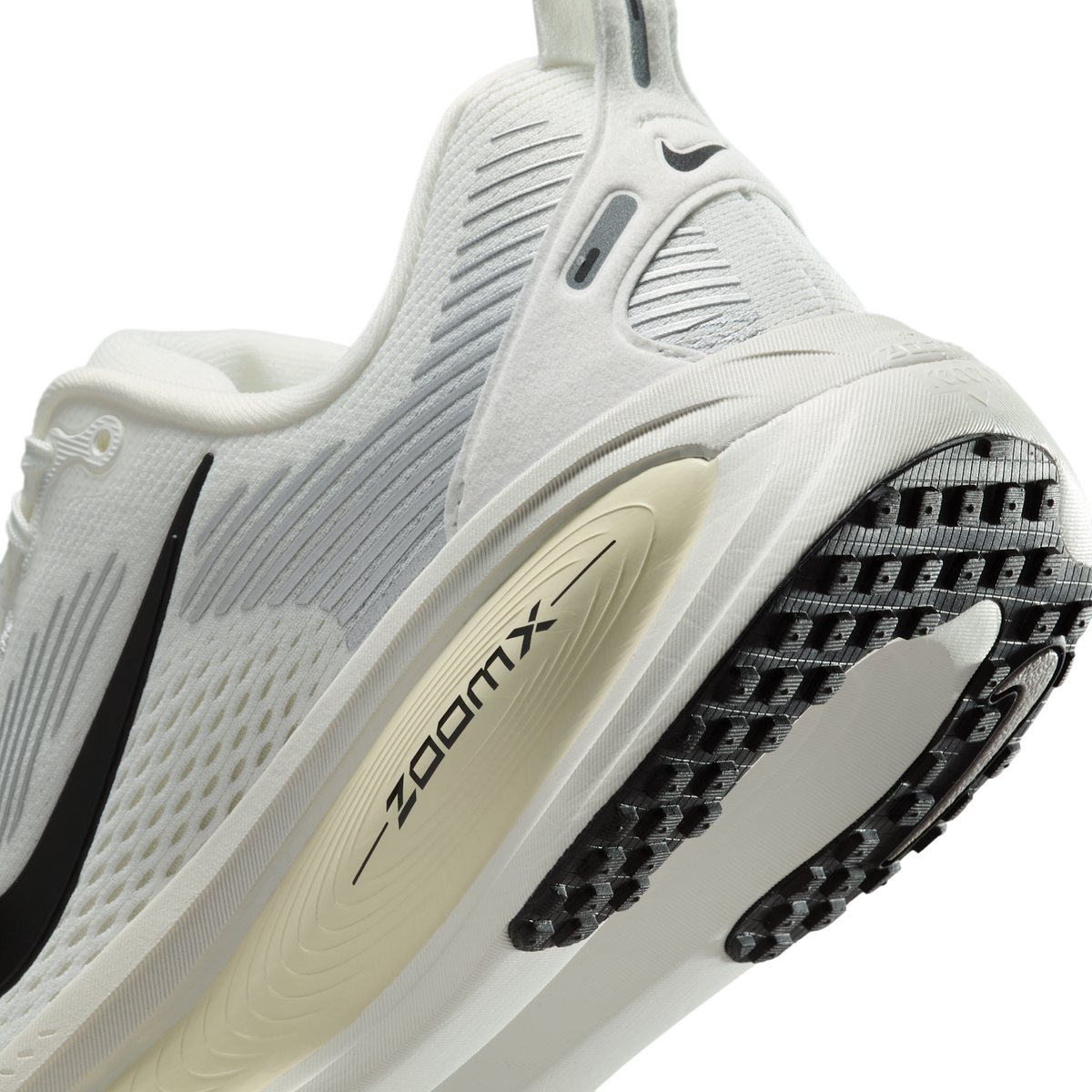 Nike Vomero 18 Summit White Coconut Milk (Women's)