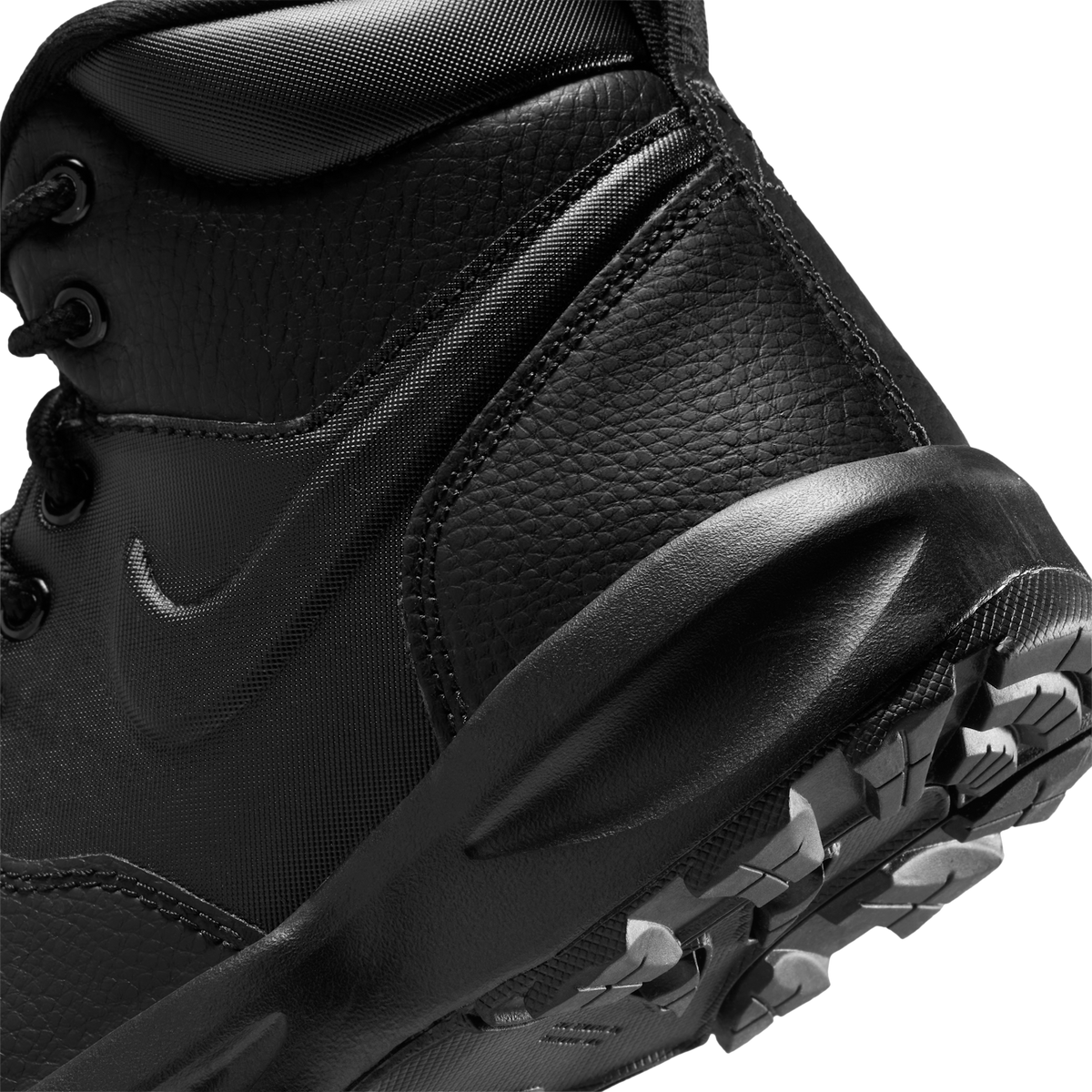 Nike Manoa 17 Black (GS)