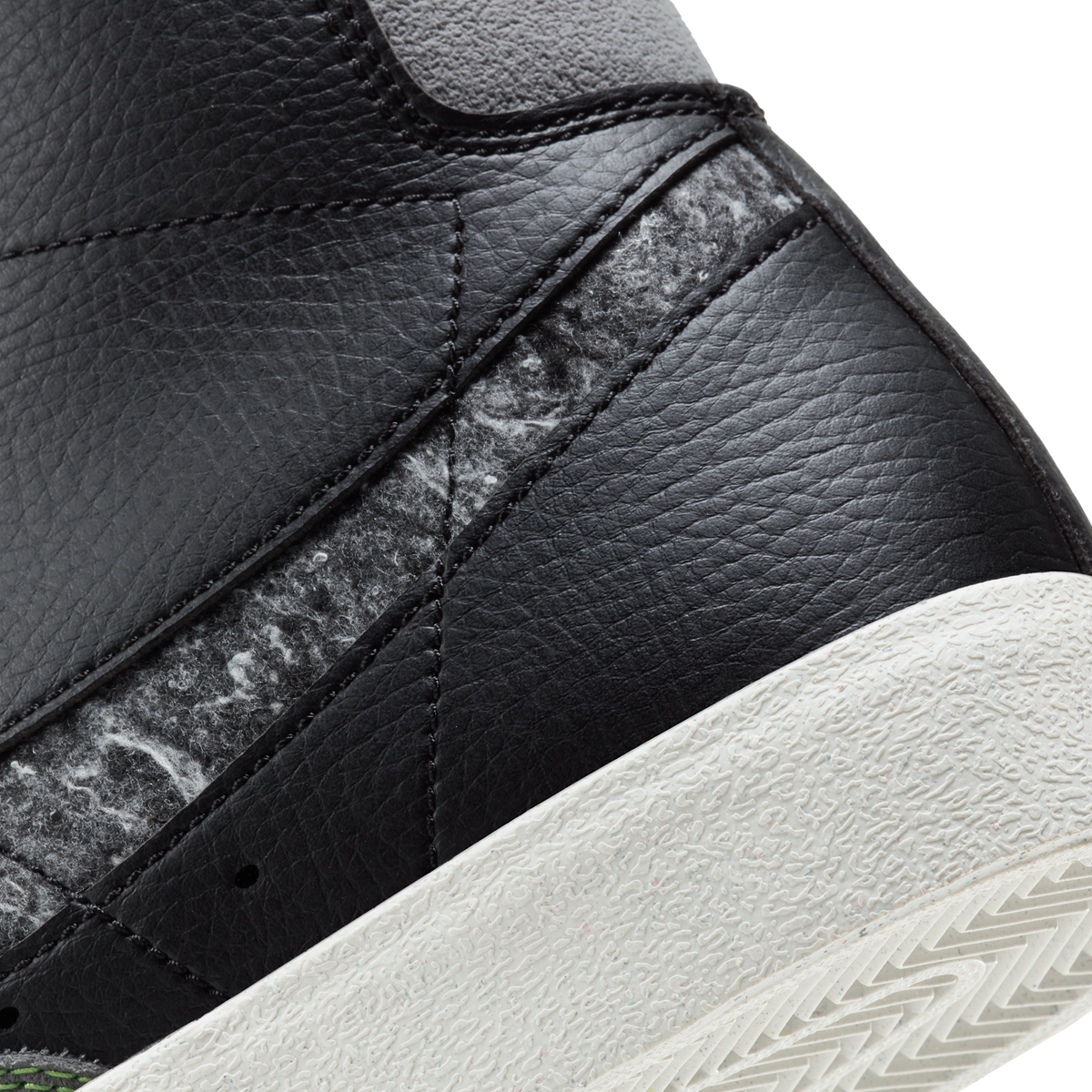 Nike Blazer Mid '77 Vintage Black Light Bone | CW6726-001